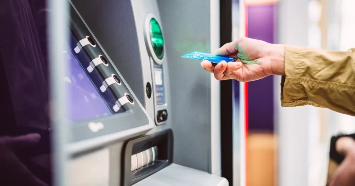 Az ATM-üzemeltető a felhasználók megtévesztése miatt lépett